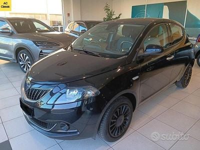 Usata Lancia Ypsilon Silver 70 CV (51 kW) 2022 Nero Utilitaria
