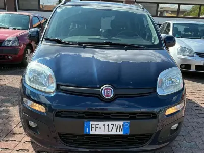 Usata Fiat Panda Lounge 69 CV (50 kW) 2016 Blu/azzurro Utilitaria