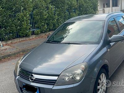 Usata Opel Astra 101 CV (74 kW) 2007 Grigio Station wagon