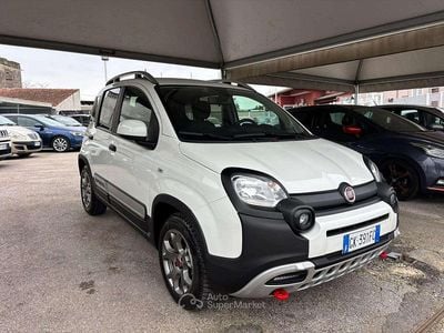 Usata Fiat Panda Cross Cross 69 CV (50 kW) 2022 Bianco Utilitaria