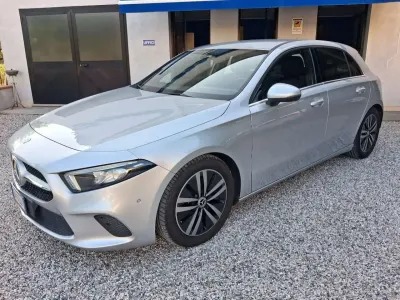 Usata Mercedes A180 Business 116 CV (85 kW) 2019 Argento Berlina