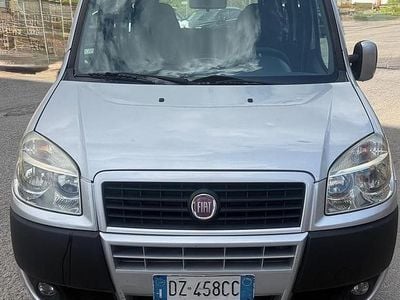Begagnad Fiat Doblò Dynamic 105 HK (77 kW) 2009 Blå Minibuss
