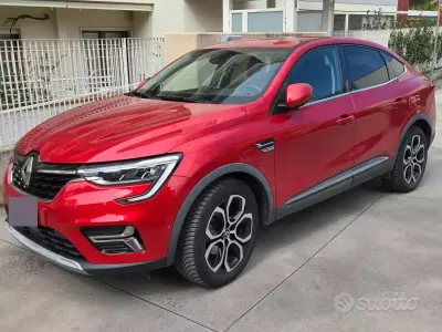 Usata Renault Arkana 94 CV (69 kW) 2023 Rosso SUV