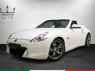 Usata Nissan 370Z 332 CV (244 kW) 2011 Bianco Cabrio