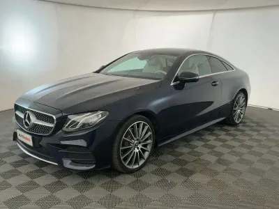Usata Mercedes E220 Premium 195 CV (143 kW) 2018 Blu Coupé