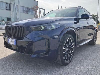 Usata BMW X5 M Sport 352 CV (258 kW) 2025 Tanzanite blue metallizzato SUV