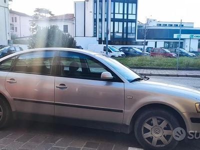 Usata VW Passat Trendline 110 CV (80 kW) 1999 Grigio Berlina