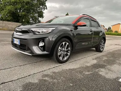 Usata Kia Stonic 110 CV (80 kW) 2018 Grigio SUV