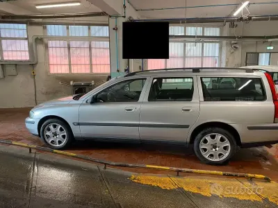 Usata Volvo V70 170 CV (125 kW) 2002 Grigio Station wagon