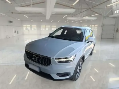 Usata Volvo XC40 179 CV (131 kW) 2021 Bianco SUV