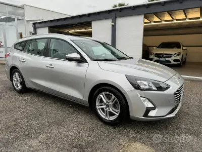 Usata Ford Focus 120 CV (88 kW) 2020 Nero Station wagon
