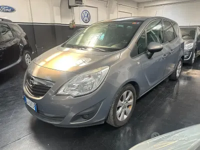 Usata Opel Meriva 101 CV (74 kW) 2011 Grigio Monovolume