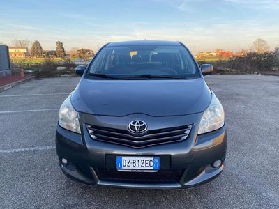 usata Toyota Verso 2.0 D 7 posti