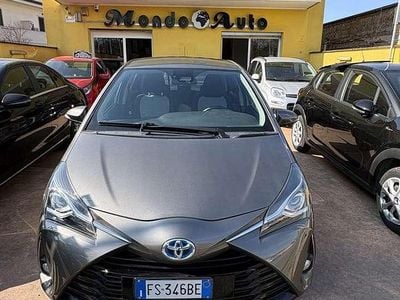 Usata Toyota Yaris Hybrid Edition 73 CV (53 kW) 2018 Grigio Berlina
