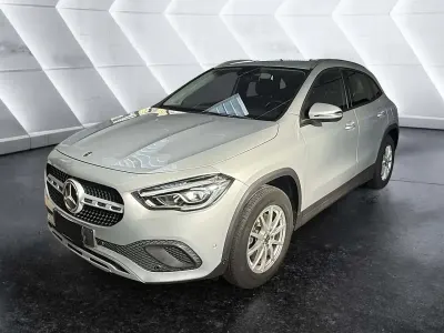 Usata Mercedes GLA180 Business 116 CV (85 kW) 2022 Argento SUV