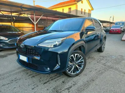 Usado Toyota Yaris 116 CV (85 kW) 2022 Negro Utilitario