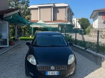Usata Fiat Grande Punto Dynamic 90 CV (66 kW) 2006 Nero Utilitaria