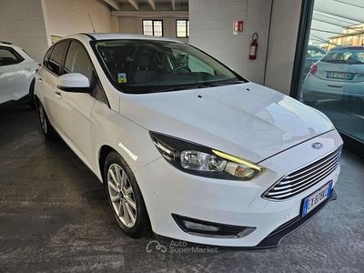Usata Ford Focus S 120 CV (88 kW) 2015 Bianco Berlina