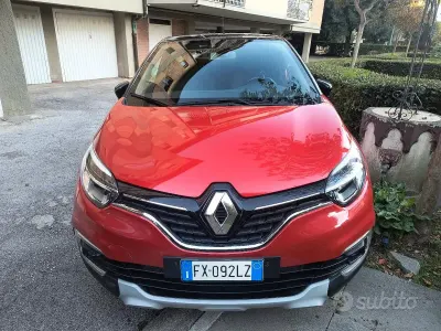 Usata Renault Captur 90 CV (66 kW) 2019 Rosso SUV