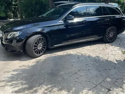 Usata Mercedes E220 194 CV (142 kW) 2016 Nero Station wagon