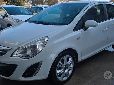 Usata Opel Corsa Edition 85 CV (62 kW) 2013 Bianco Utilitaria