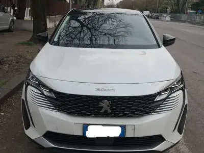 Usata Peugeot 3008 Allure 131 CV (96 kW) 2022 SUV