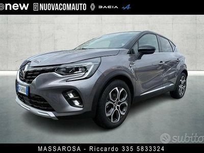 Usata Renault Captur Techno 145 CV (106 kW) 2022 Grigio SUV