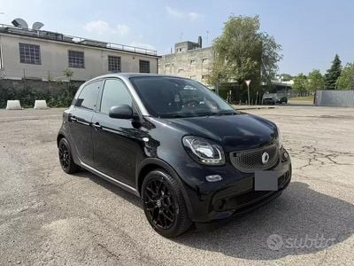 Begagnad Smart ForFour Passion 90 HK (66 kW) 2018 Svart Halvkombi