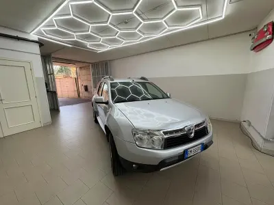 Usata Dacia Duster 104 CV (76 kW) 2012 Argento SUV
