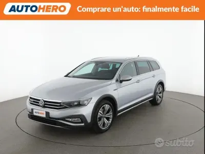 Usata VW Passat 200 CV (147 kW) 2022 Grigio Station wagon