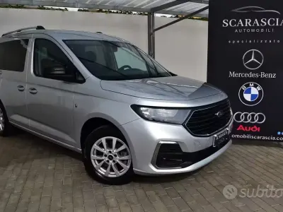 Begagnad Ford Tourneo Connect Titanium 122 HK (89 kW) 2023 Grå Minibuss