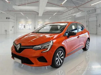 Usata Renault Clio V Equilibre 91 CV (66 kW) 2023 Arancione Berlina