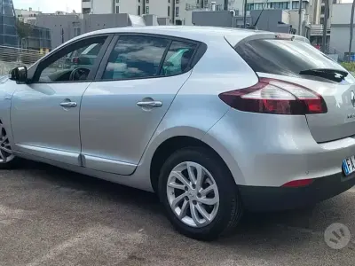 Usata Renault Mégane III 110 CV (80 kW) 2015 Grigio Berlina