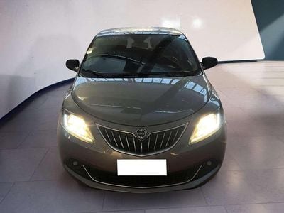 Usata Lancia Ypsilon Gold 69 CV (50 kW) 2022 Grigio Utilitaria