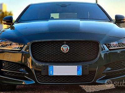 Usata Jaguar XE R-Sport 180 CV (132 kW) 2016 Verde Berlina
