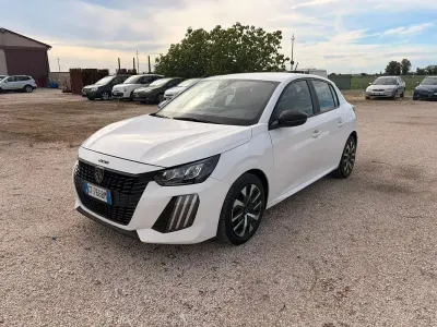 Usata Peugeot 208 Active 101 CV (74 kW) 2024 Bianco Utilitaria