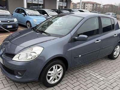 Usata Renault Clio II LE 75 CV (55 kW) 2008 Other Berlina