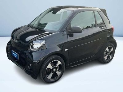 Usata Smart ForTwo Electric Drive Passion 41 kW (56 CV) 2021 Nero Cabrio