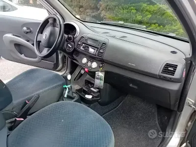 Begagnad Nissan Micra 80 HK (58 kW) 2003 Grå Halvkombi