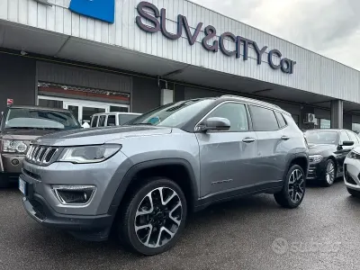 Begagnad Jeep Compass Limited 140 HK (102 kW) 2017 Grå SUV