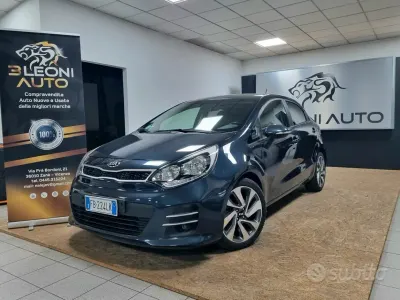 Usata Kia Rio 90 CV (66 kW) 2015 Grigio Berlina