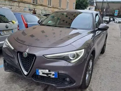 Usata Alfa Romeo Stelvio Executive 210 CV (154 kW) 2018 Grigio SUV