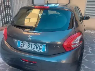 Usata Peugeot 208 2012 Utilitaria
