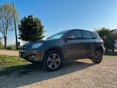 Usata Toyota RAV4 Luxury 150 CV (110 kW) 2010 Marrone SUV