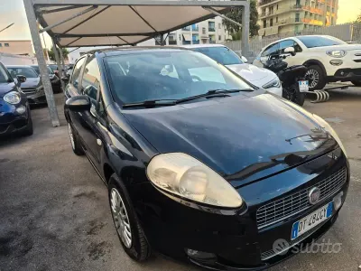 Usata Fiat Grande Punto Dynamic 69 CV (50 kW) 2008 Nero Utilitaria