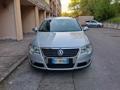 Usata VW Passat Highline 140 CV (102 kW) 2009 Grigio Station wagon