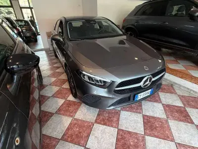 Usata Mercedes A180 Advanced 116 CV (85 kW) 2025 Grigio Berlina