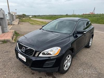 Usado Volvo XC60 Kinetic 163 HP (119 kW) 2011 Preto SUV