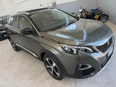 Usata Peugeot 5008 GT-line 120 CV (88 kW) 2018 Grigio SUV
