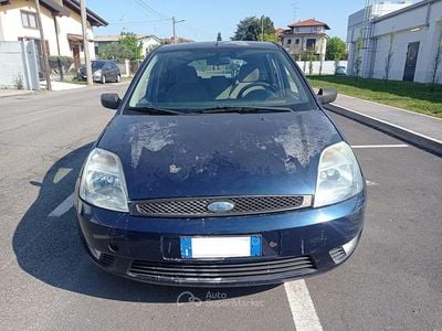 Usata Ford Fiesta 68 CV (50 kW) 2003 Blu Utilitaria
